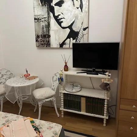 לינה וארוחת בוקר Sidi & Bb *